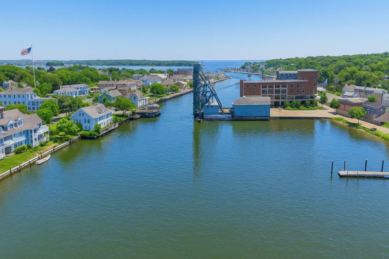 Best Siding Repair pros in Mystic, CT